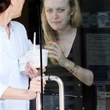 *EXCLUSIVE* Dakota Fanning enjoys her afternoon out shopping with her mom Heather Joy Arrington