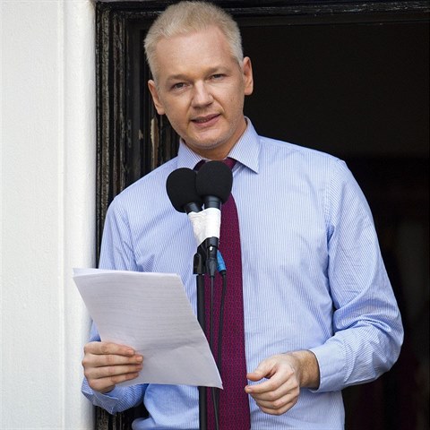 Julian Assange bydlel v Londn na ekvdorskm velvyslanectv od roku 2012.