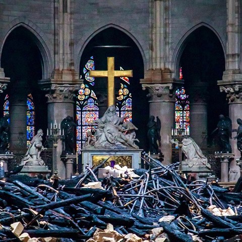 Notre-Dame po niivm poru