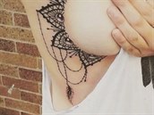 tetovani kolem prsou 16