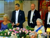 Barack Obama se ztrapnil ped britskou královnou