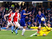 panl Pedro stílí v odvet první gól Chelsea do sít Slavie.