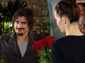 Sagvan Tofi v oblíbeném seriálu obluzuje Petru Bukovou.