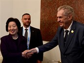 Na českém velvyslanectví v Pekingu se prezident Miloš Zeman setkal s čínskou...