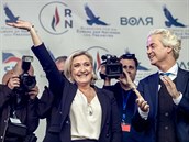 Na Václaváku enila Le Penová i Wilders, návtvníci srovnávali Ortel s Karlem...
