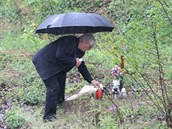 Josef Rychtá navtívil hrob Ivety Bartoové.