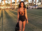 Modelka Shanina Shaik ví, co se bude letos na pláích a festivalech nosit. Bude...