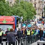 Zdenk Hib a Ivan Barto se zastnili pochodu za legalizaci marihuany.