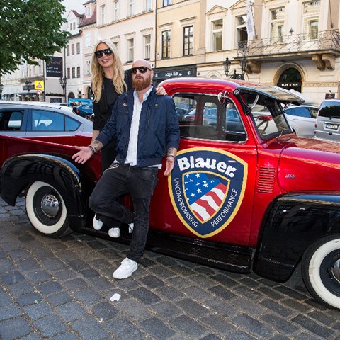 A po zsahu Karla Vgnera druh idika nezavolala policii.