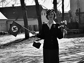 Bára Poláková v novém filmu Bohdana Slámy obdivuje nacisty.