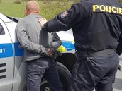 Jako v akním filmu! Policisté pronásledovali Poláka nejprve v autech, pak i...