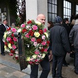 Nejbli Vclava Postrneckho se pesunuli do stranickho krematoria.