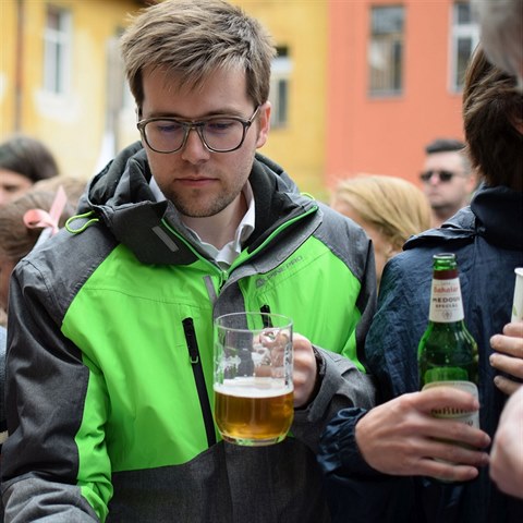 Jakub Michlek k, e byl v dob pdu stzliv. Bhem oslav si ale pivo...