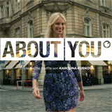 Karolína Kurková v reklamě na About You šišlá.