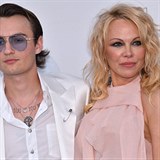 Pamela se v Cannes pochlubila synem Brandonem. Ten ze slavné matky zdědil to...