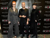 Iva Pazderková s producentem výstavy Miloshem Harajdou a návrhákou Libnou...