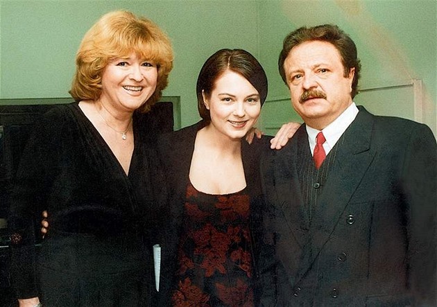 Máma je ostrá. Politikům dává přezdívky, říká Wolfová o Filipovské