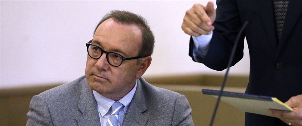 Fakt, e k soudu Kevin Spacey dorazil, mnohé pekvapil.