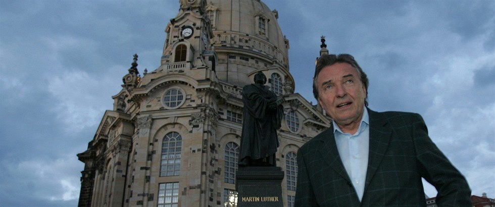 Karel Gott se v Nmecku tí velkému zájmu fanouk.