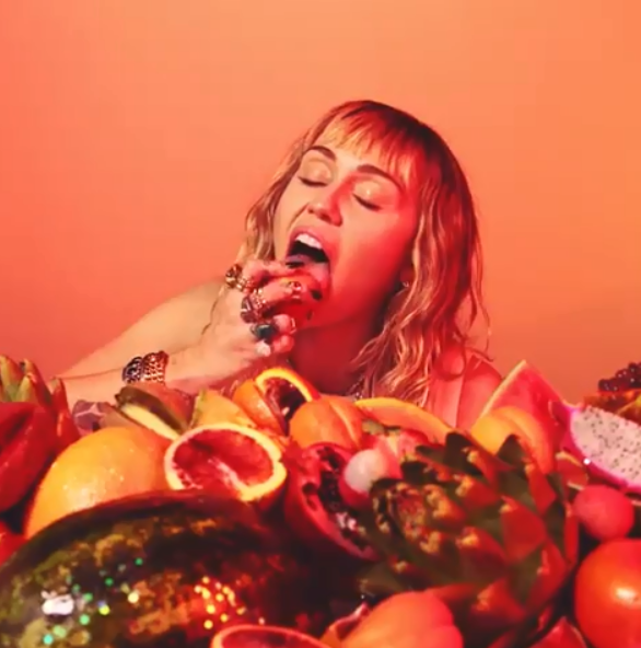 Miley m ovoce rda.