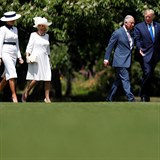 Princ Charles s Donaldem Trumpem a jejich manželky