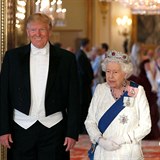 Královna se o prezidentský pár starala se vší pečlivostí.