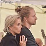 Tomáš Klus a jeho žena Tamara nechyběli na demonstraci hnutí Milion chvilek pro...