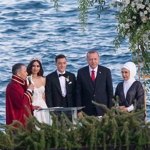 Prezident Erdogan novomanelm svou ast udlal velkou radost, nmeckm...