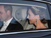 Kate Middleton s princem Williamem na banketu královny Albty II.