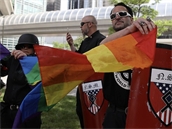 Poklidnou akci LGBT v Detroitu naruili stoupenci extremistických hnutí.