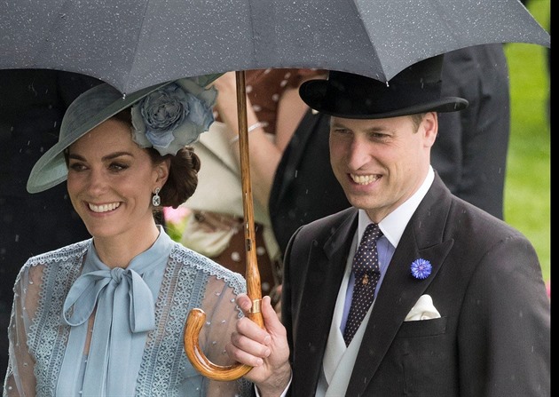 Kate Middleton s princem Williamem jsou i po takové dob nejhezím párem...