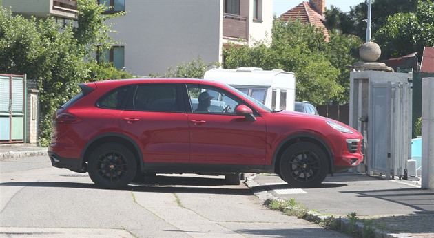 Agáta dostala ped narozením dcery toto luxusní Porsche Cayenne.