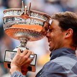 Nadal u podvanct opanoval Roland Garros.