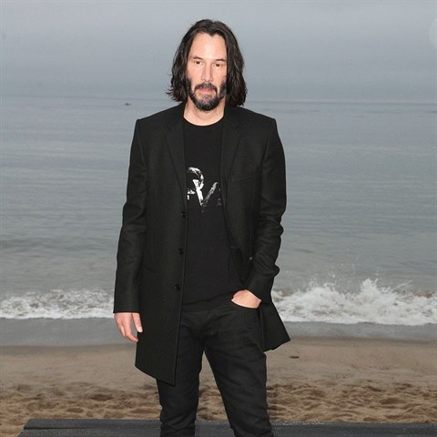 Keanu Reeves dajn prohlsil, e je osaml, ale ek na lsku. Nebyla to ale pravda. I tak si ho eny cen.
