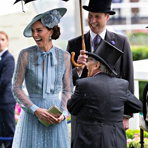 Kate Middleton s princem Williamem vypadaj astn.