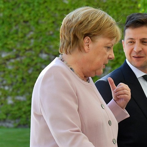 Angela Merkelov pivtala ukrajinskho prezidenta. Nebylo j pitom vbec...