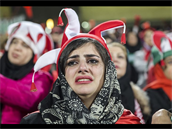 V Íránu je fotbal nejpopulárnjím sportem. I eny jsou fanynky, bohuel na...