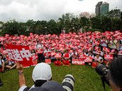 V Hongkongu demonstrovaly stovky tisíc lidí.