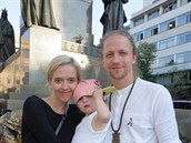 Tomá Klus s manelkou Tamarou a dcerou na demonstraci Milion chvilek pro...
