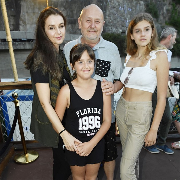 Iva Kubelková s celou svou rodinou