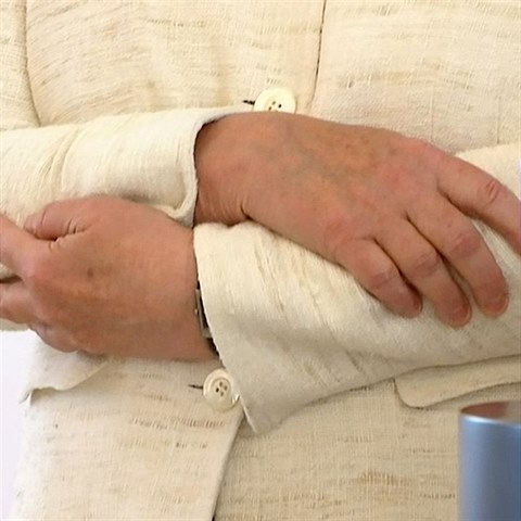 N�meckou kancl��ku Angelu Merkelovou op�t stihla siln� t�esavka.