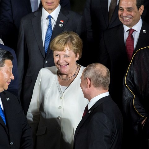 Vytoen Theresa Mayov se stala hlavn hvzdou summitu G20. Jinak ale dil...