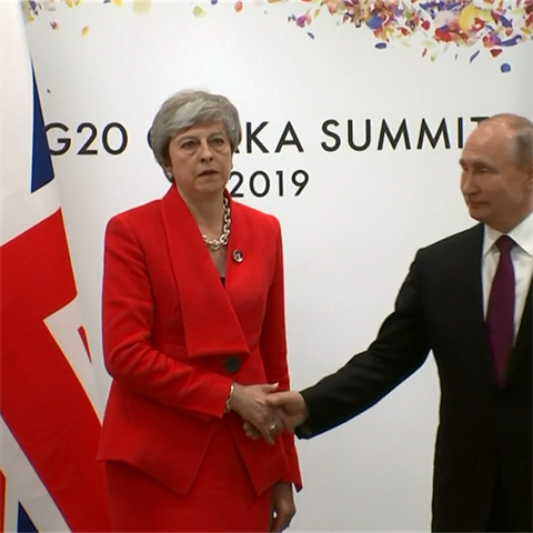 Vytoen Theresa Mayov se stala hlavn hvzdou summitu G20. Jinak ale dil...