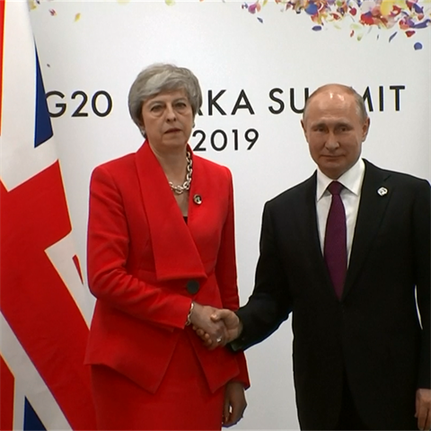 Vytoen Theresa Mayov se stala hlavn hvzdou summitu G20. Jinak ale dil...