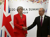 Vytoená Theresa Mayová se stala hlavní hvzdou summitu G20. Jinak ale ádil...