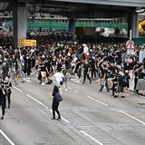 Protestů v Hong Kongu se účastnily statisíce až miliony lidí.