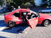Mladík z Plzn rozstelil svj bavorák o zaparkované auto. Z nehody byl nadený.