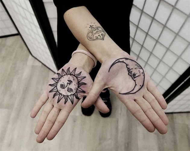 Tetování na dlani je velmi výjimené