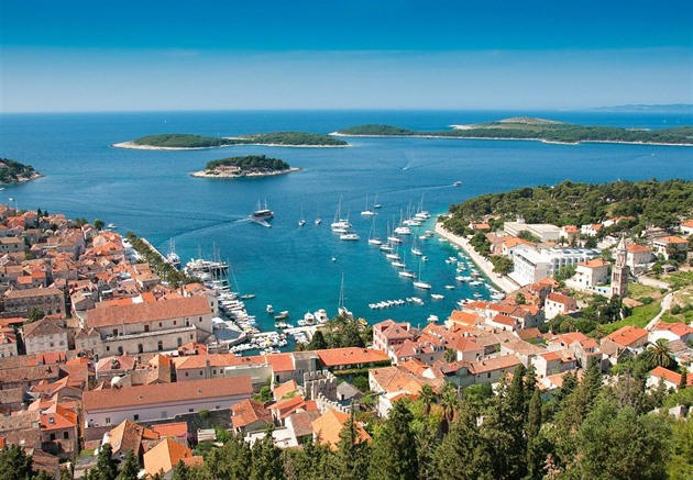 Chorvatský ostrov Hvar patí mezi oblíbené cíle také eských turist.