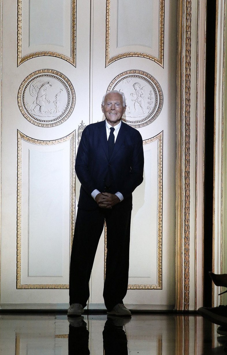 Giorgio Armani je nejznmj v Americe dky pnskm oblekm.
